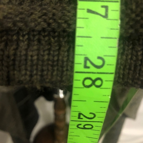 Womens 3 Shade Green Duster Sweater. Size Small. 21” pit to pit. Athleti… - Picture 6 of 10